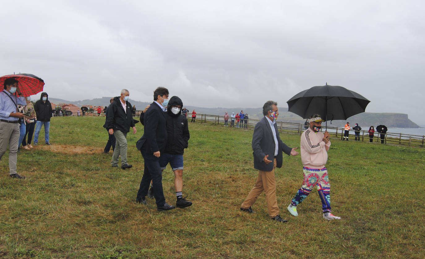 Fotos: Inauguración del faro de Ajo con la intervención de Okuda