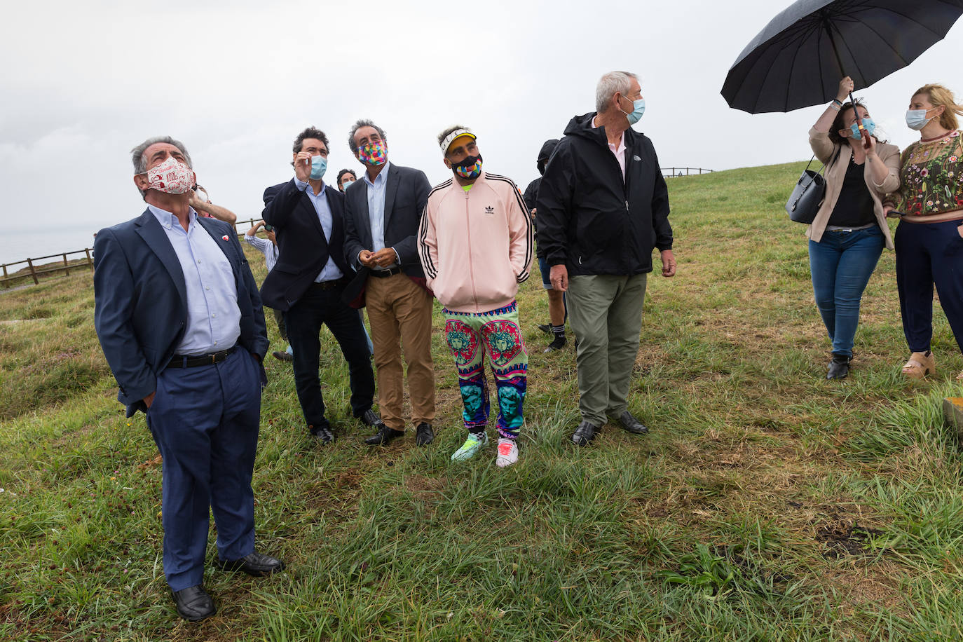 Fotos: Inauguración del faro de Ajo con la intervención de Okuda