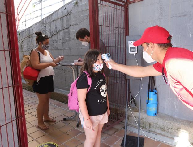 Educación repartirá 2.000 termómetros entre los centros