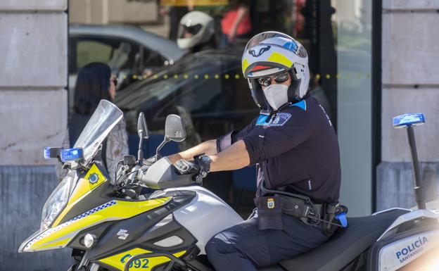 La Policía caza al conductor temerario esperándolo cerca de su casa al no poder parar su fuga en carretera