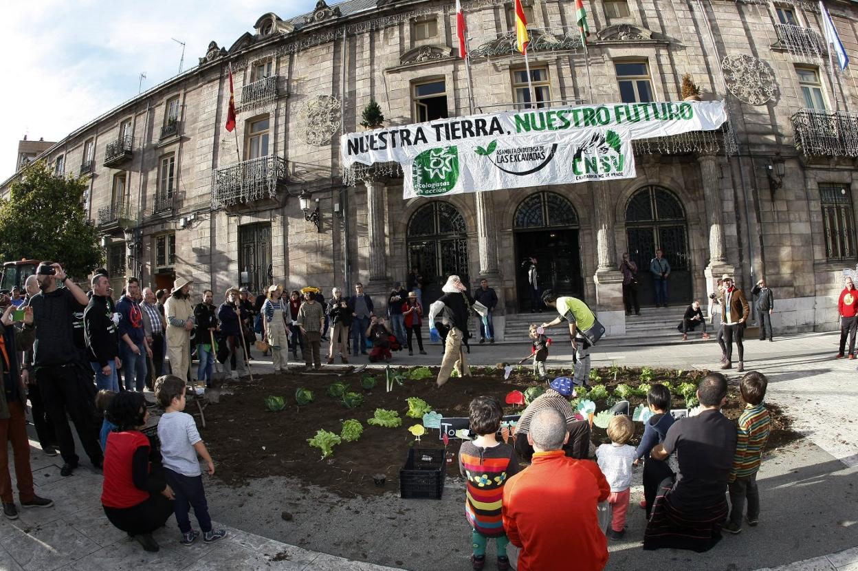 Protesta realizada en 2016 por la plataforma ciudadana que se opone al proyecto. 