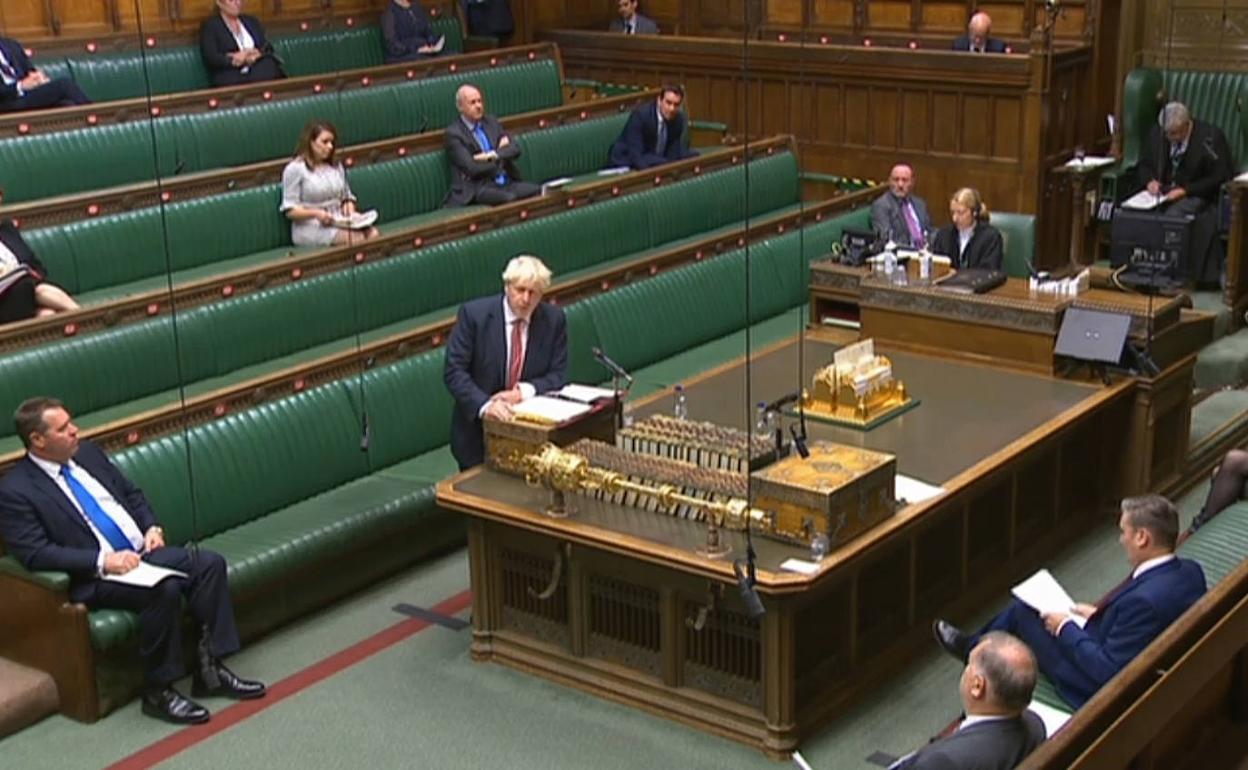 Boris Johnson habla en el Parlamento británico. 