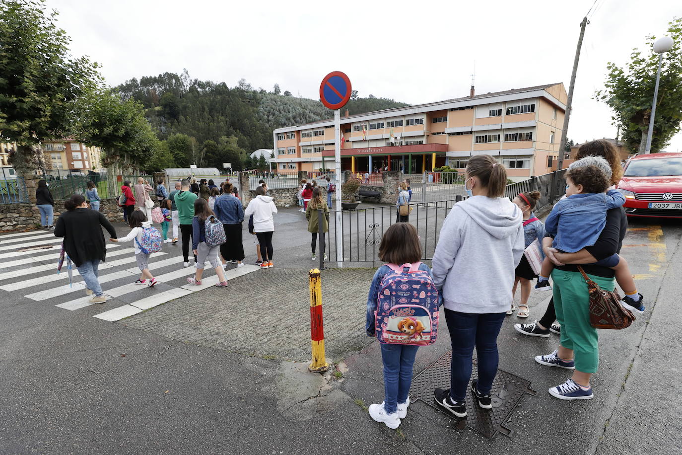 Imágenes de la 'vuelta al cole' en Cabezón de la Sal.