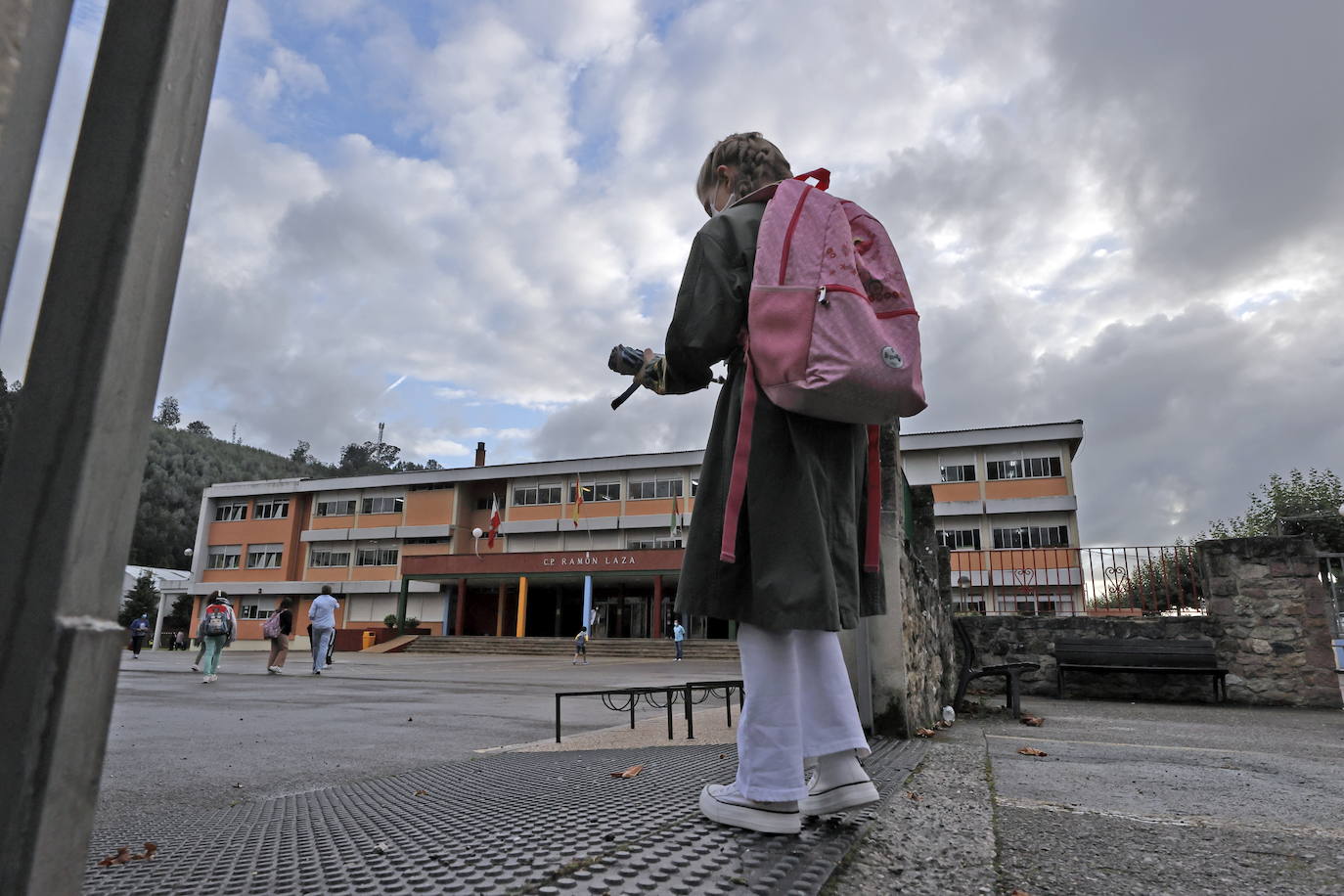 Imágenes de la 'vuelta al cole' en Cabezón de la Sal.