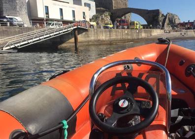 Imagen secundaria 1 - Un menor resulta herido al lanzarse al mar desde el Puente Romano de Castro Urdiales