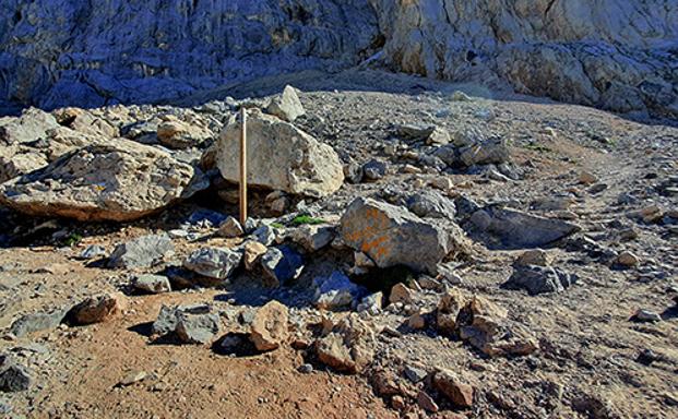 Cruce que nos a la canal de la Canalona en la ruta refugio Cabaña Verónica