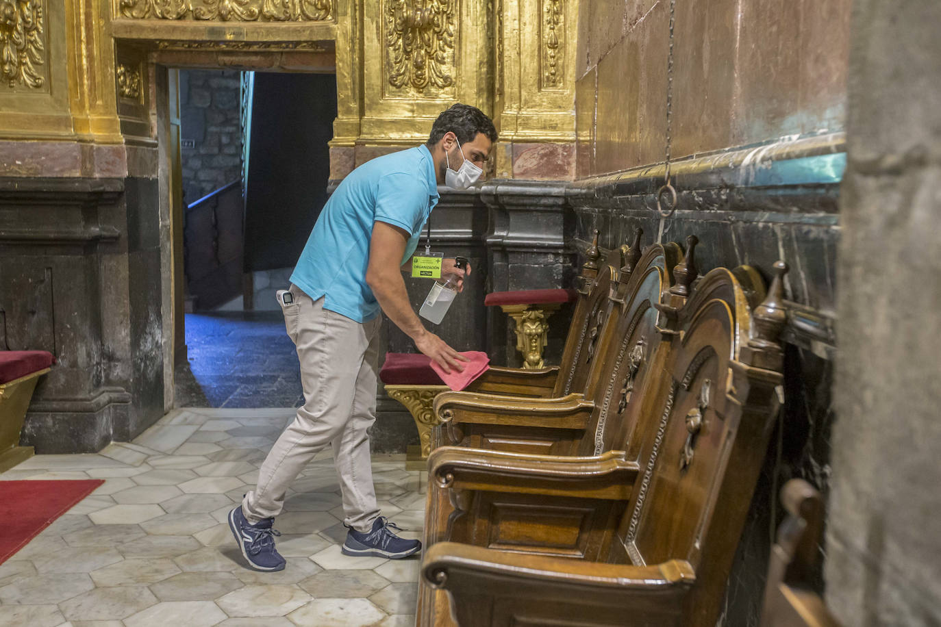 La celebración de la Bien Aparecida ha sido distinta en el santuario de Hoz de Marrón, con restricciones, medidas de seguridad y aforos limitados, pero no vacía de fieles, que han acudido en mayor número del esperado.