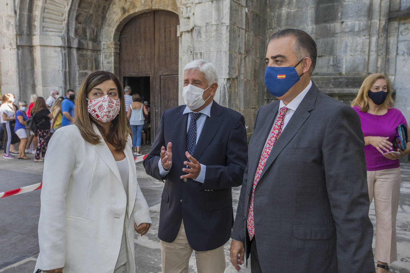 La celebración de la Bien Aparecida ha sido distinta en el santuario de Hoz de Marrón, con restricciones, medidas de seguridad y aforos limitados, pero no vacía de fieles, que han acudido en mayor número del esperado.