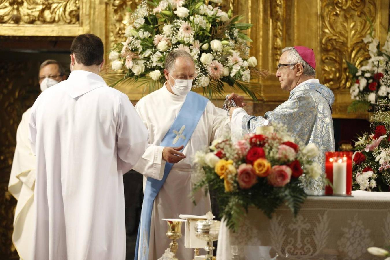 La celebración de la Bien Aparecida ha sido distinta en el santuario de Hoz de Marrón, con restricciones, medidas de seguridad y aforos limitados, pero no vacía de fieles, que han acudido en mayor número del esperado.