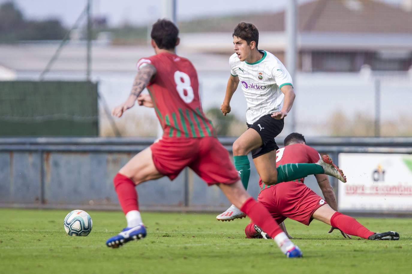 Fotos: El Racing se impone a la Gimnástica en un nuevo ensayo de pretemporada