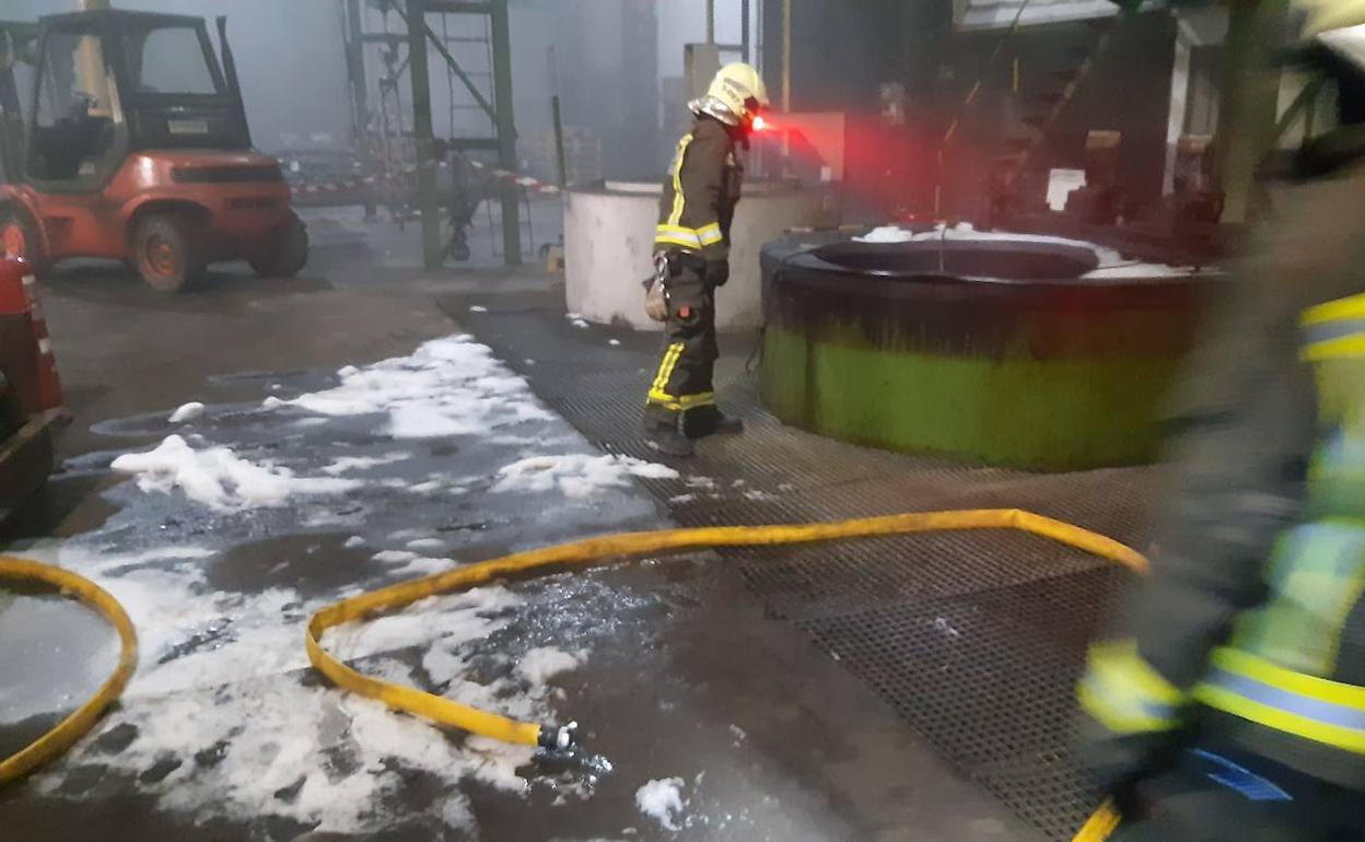 Extinguido un incendio en una factoría de Reinosa