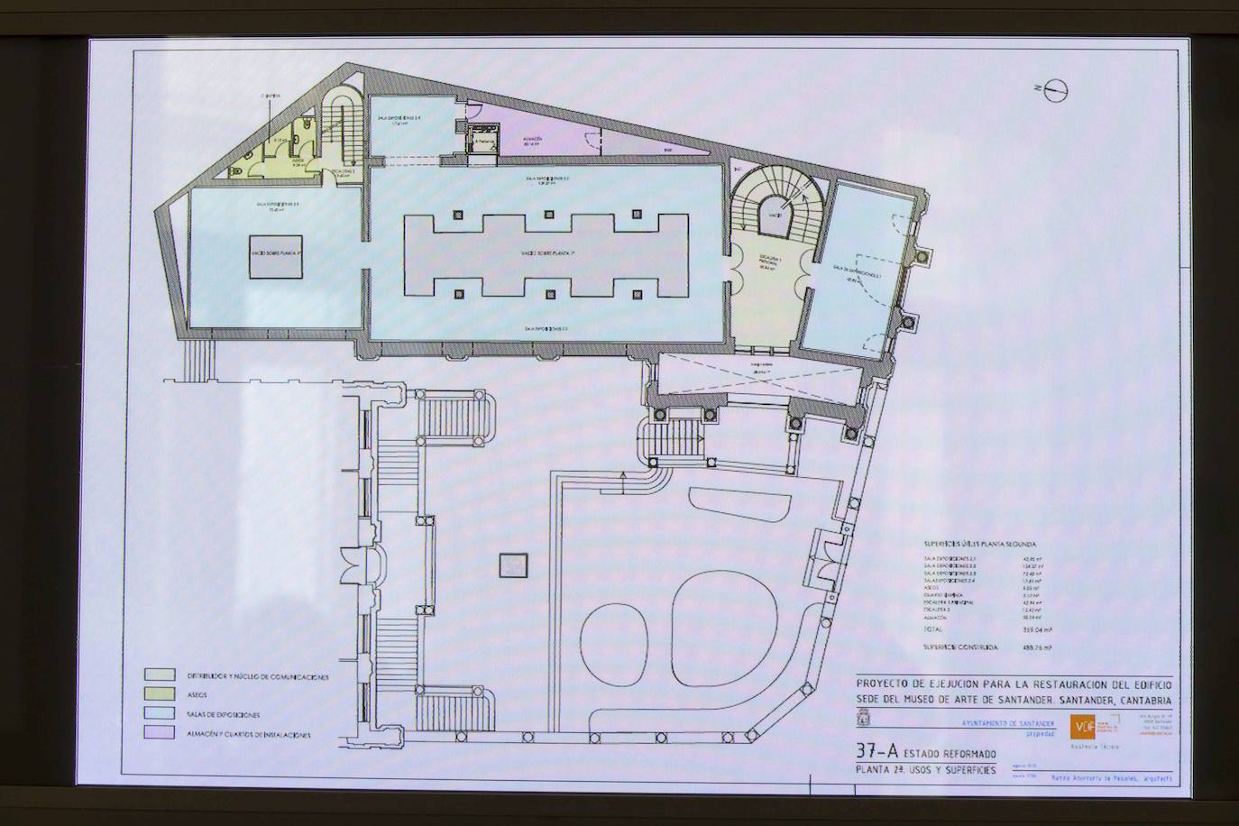 El proyecto de rehabilitación contempla 14 salas para exposiciones, la escalera original del proyecto de Rucabado y un ascensor interior acristalado