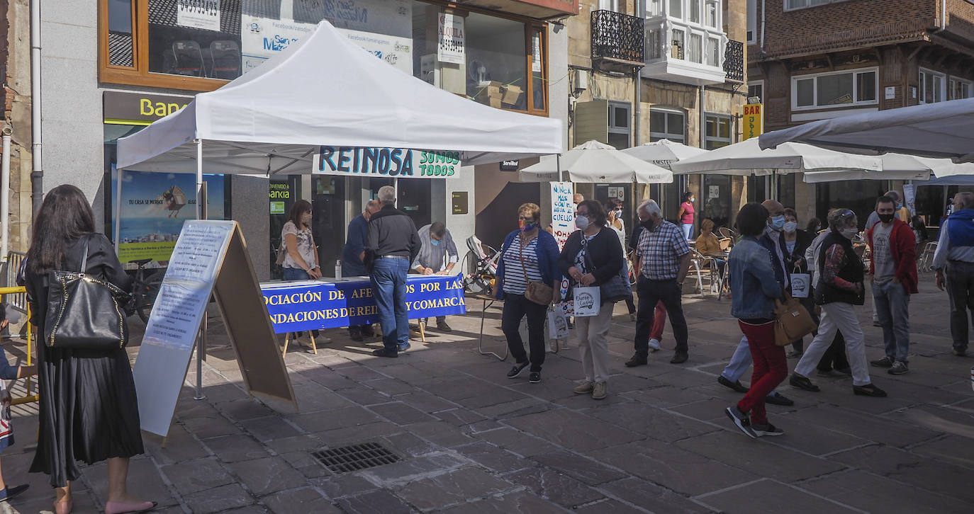 Los puestos de los comerciantes y artesanos, el concurso de bolos y el concierto de Stock, los atractivos de la jornada festiva en la ciudad