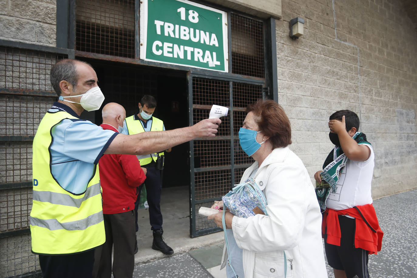 Amistoso y primer encuentro con público en los campos de El Sardinero 