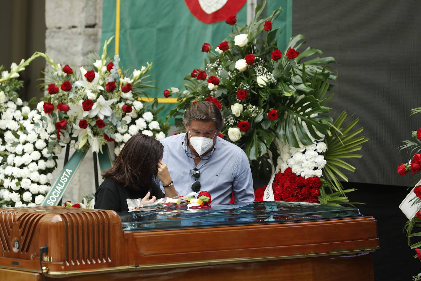 Fotos: Capilla ardiente de Jaime Blanco en el Parlamento de Cantabria