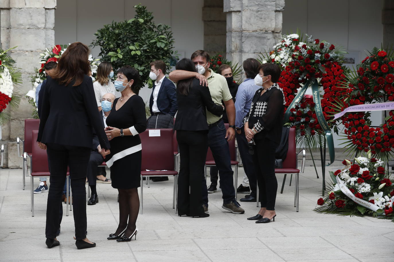 Fotos: Capilla ardiente de Jaime Blanco en el Parlamento de Cantabria