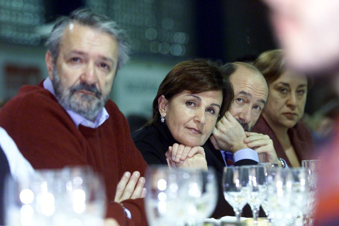 2004. Con Dolores Gorostiaga y Alfredo Pérez Rubalcaba en una cena-mitin en Camargo.