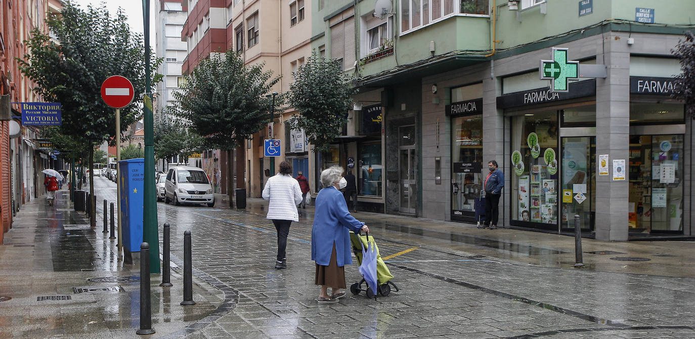 Fotos: Imagénes del fin del confinamiento en el barrio de La Inmobiliaria de Torrelavega