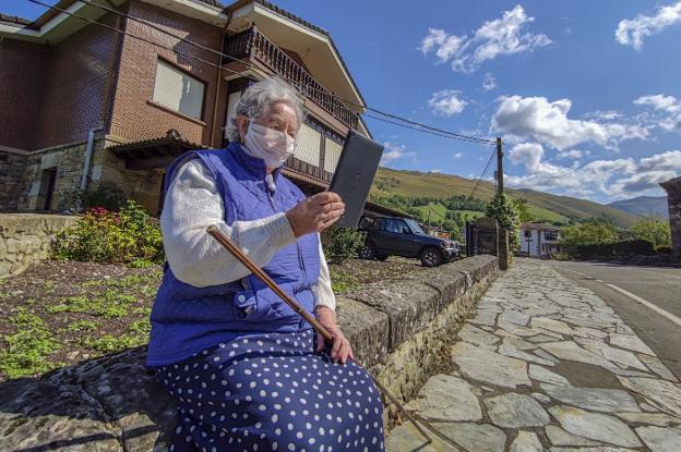 El covid acelera la implantación de internet, pero el 5% de Cantabria es aún zona blanca