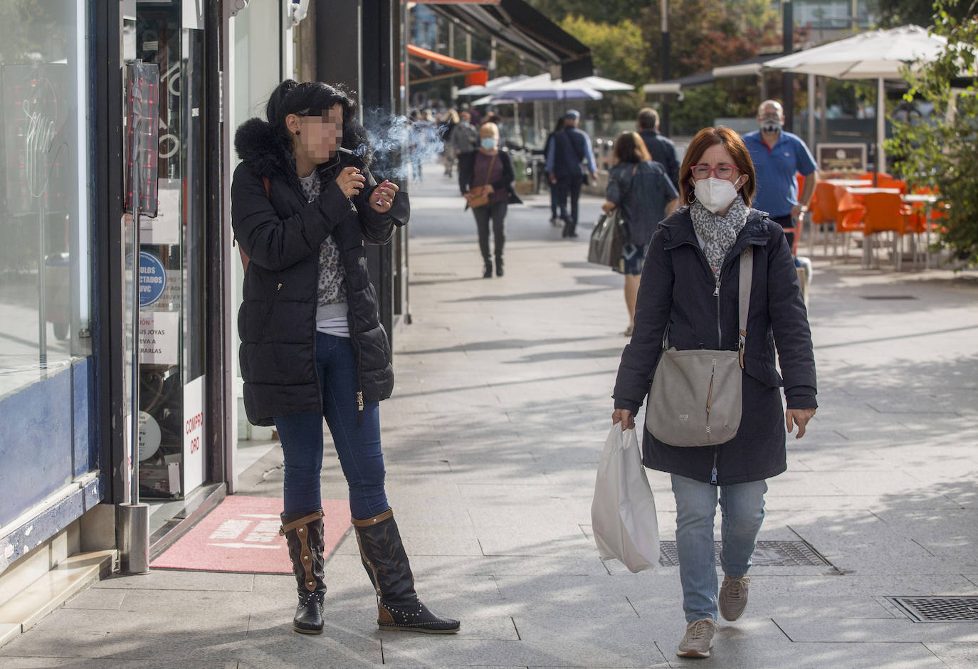 Fotos: La mayoría cumple con las normas ante el covid, pero siempre hay excepciones