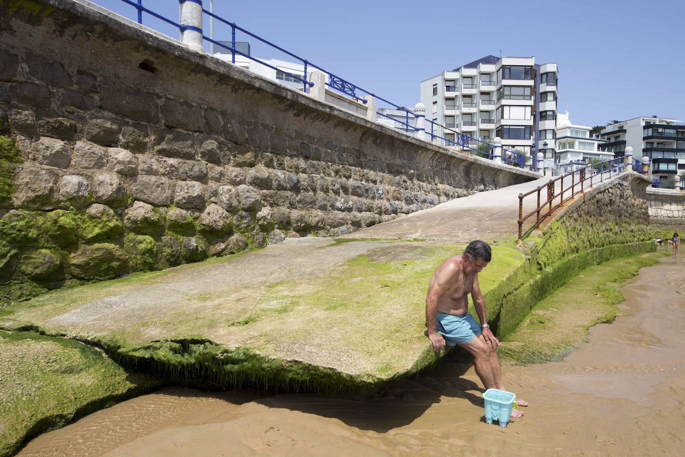 El arenal santanderino, hace cuatro meses, dos metros más bajo en algunas zonas