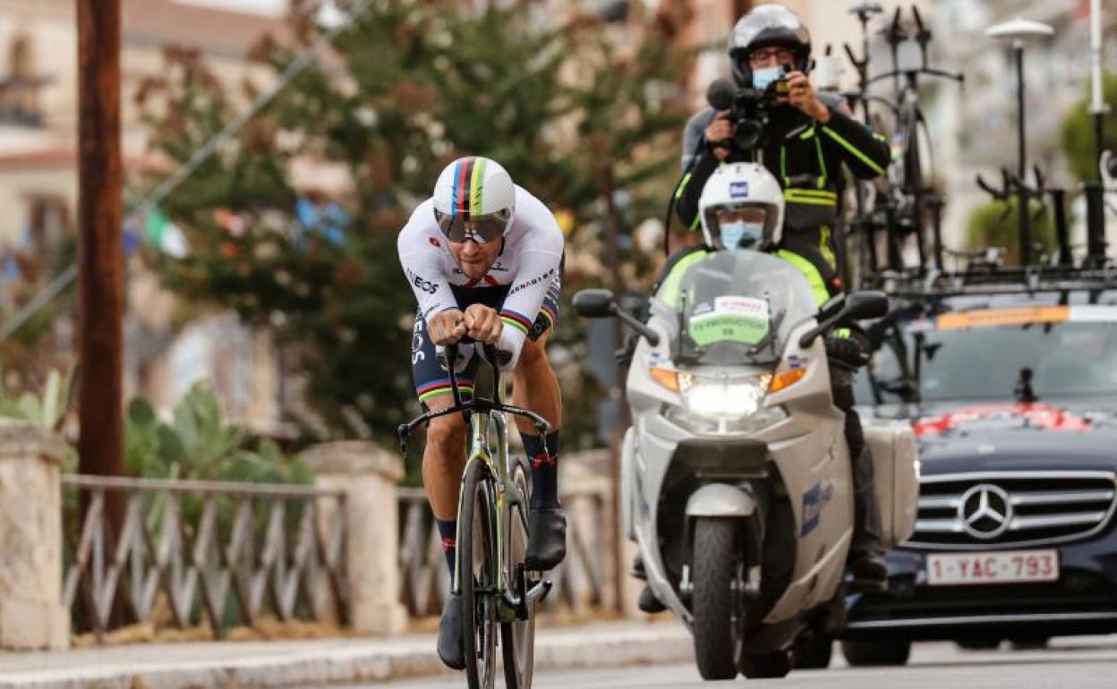 Filippo Ganna, durante la crono que abrió el Giro. 