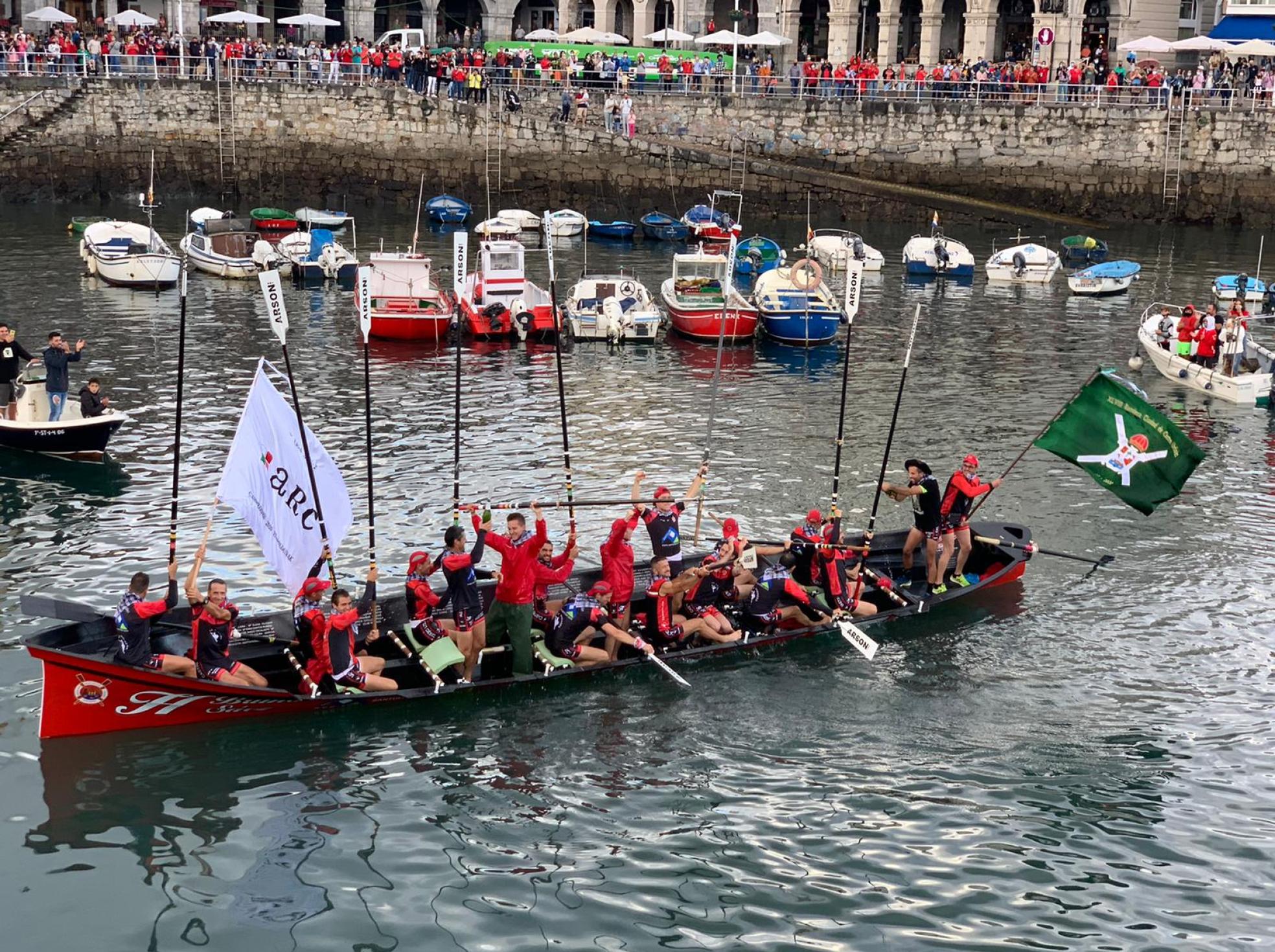'La Marinera' celebra su victoria en casa, que le sirvió para ascender a ARC1.