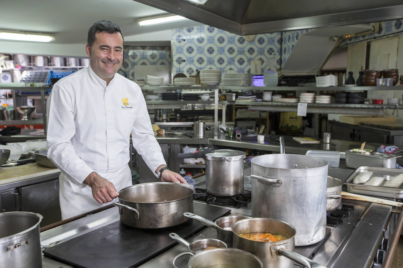 Toni González es el chef del restaurante Nuevo Molino, en Puente Arce.