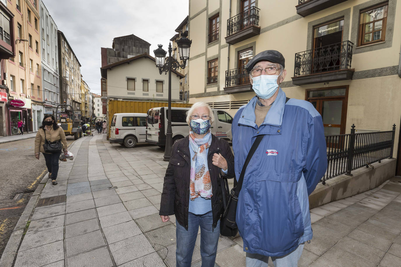 Ya han comenzado las obras para la peatonalización de la calle San Luis en Santander.