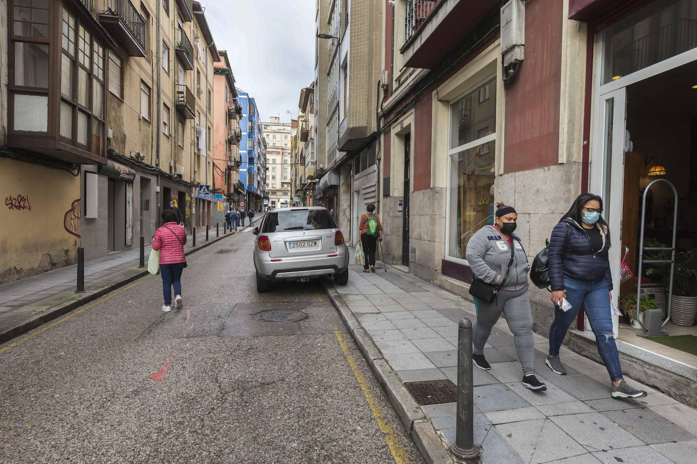 Ya han comenzado las obras para la peatonalización de la calle San Luis en Santander.