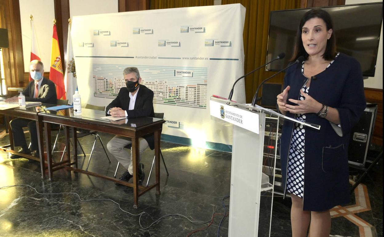 Gema Igual, Javier Ceruti y Víctor González Huergo, en la rueda de prensa de este jueves.