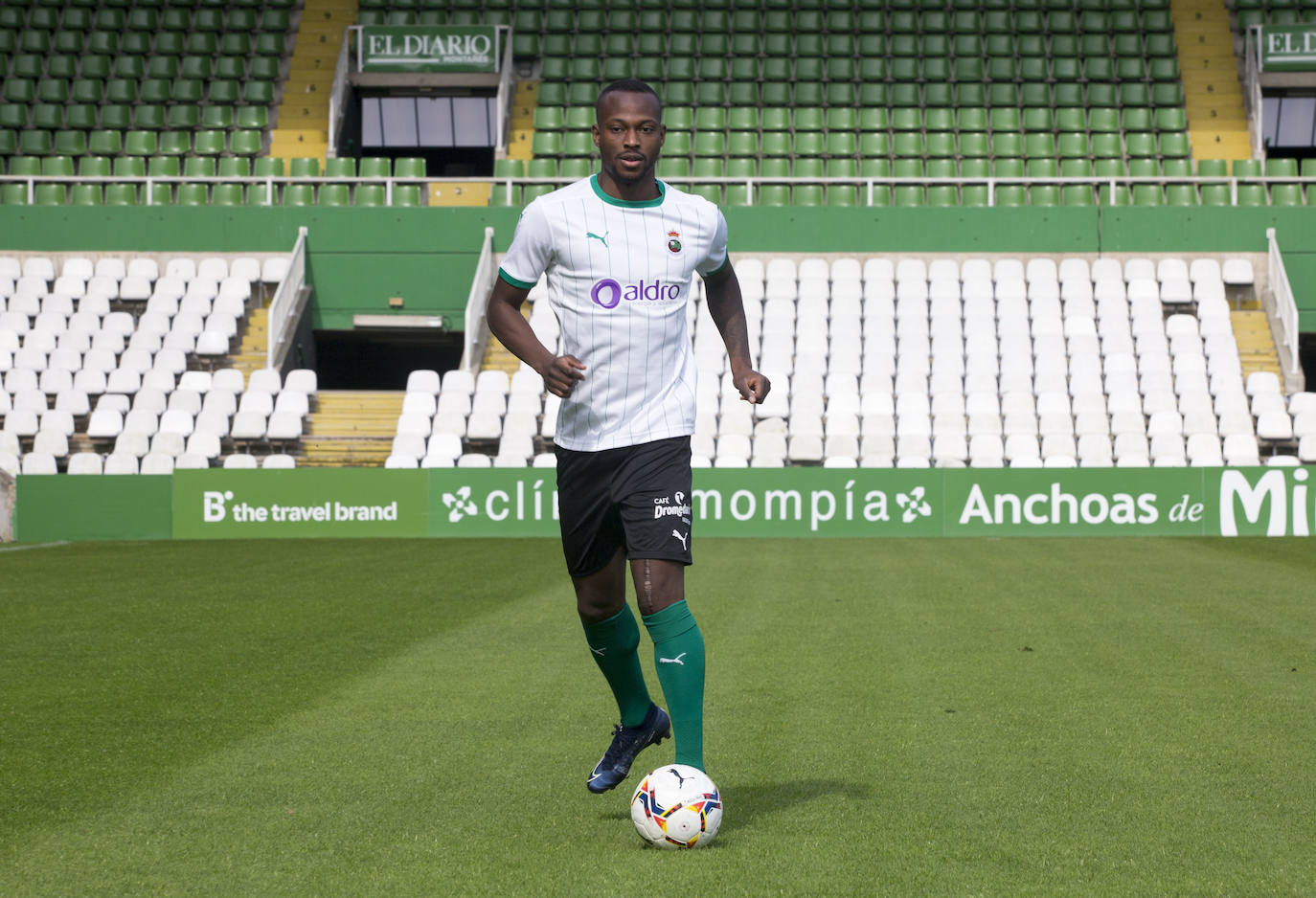 Cedric ha sido presentado como nuevo jugador del Racing