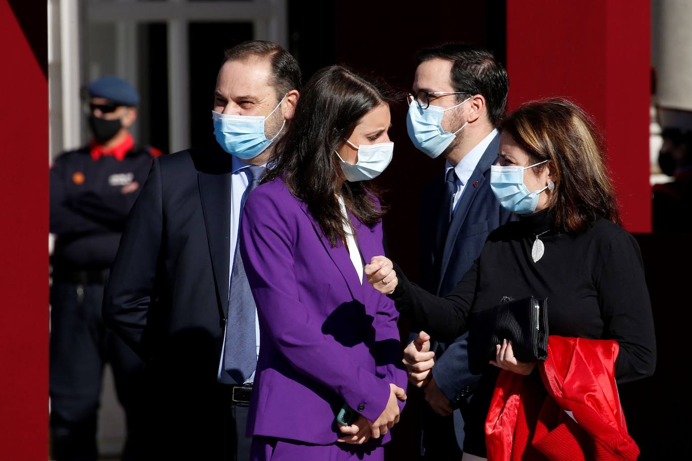 Imágenes de la llegada de las autoridades antes del comienzo del acto organizado con motivo del Día de la Fiesta Nacional, en Madrid