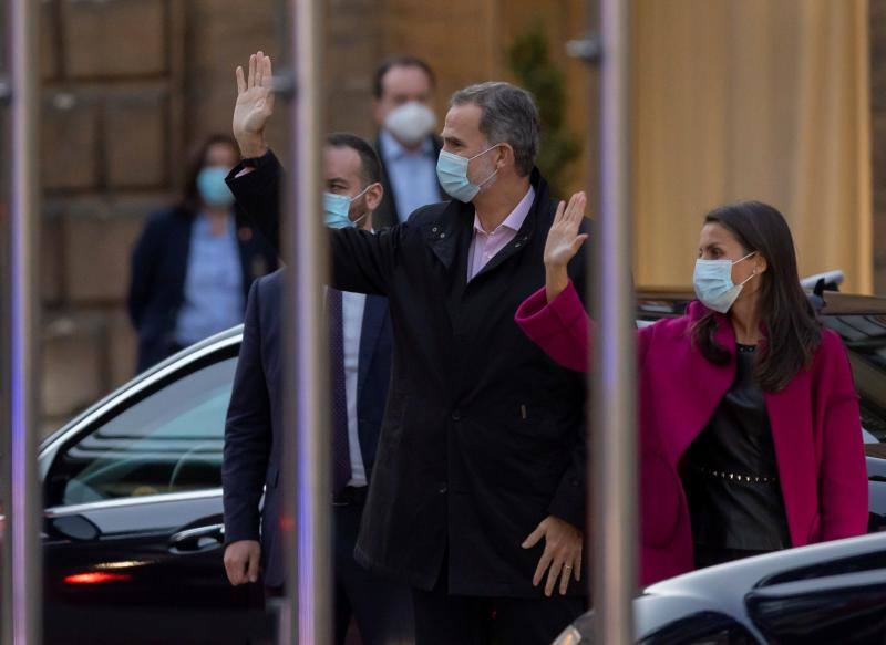 Los estilismos de Felipe VI, la Reina Letizia, la Princesa Leonor y la infanta Sofía captaron todas las miradas.