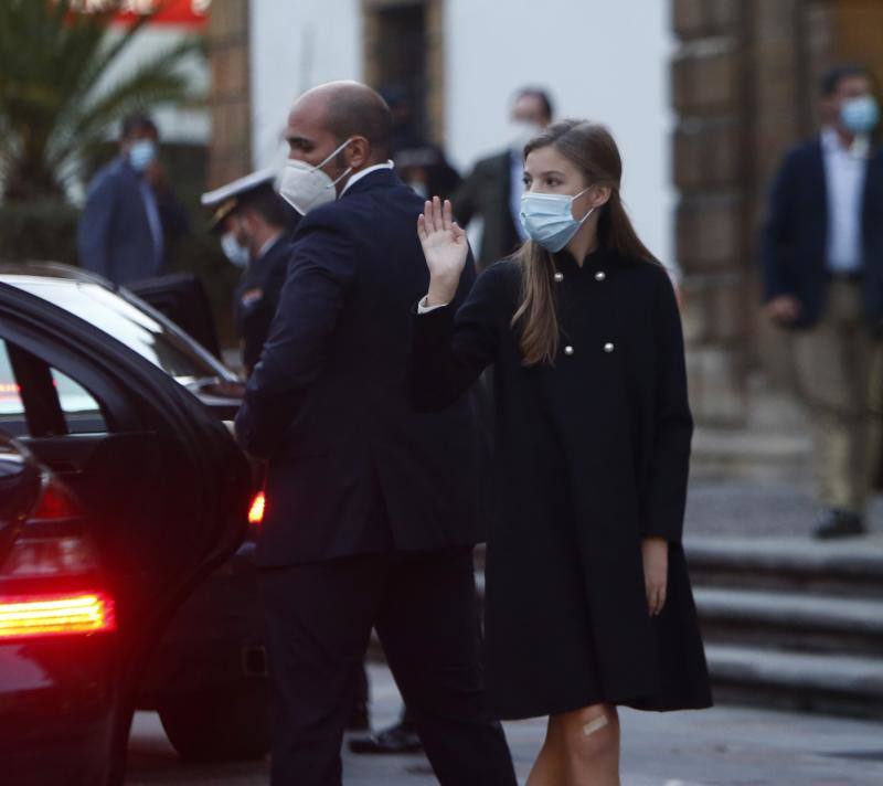 Los estilismos de Felipe VI, la Reina Letizia, la Princesa Leonor y la infanta Sofía captaron todas las miradas.