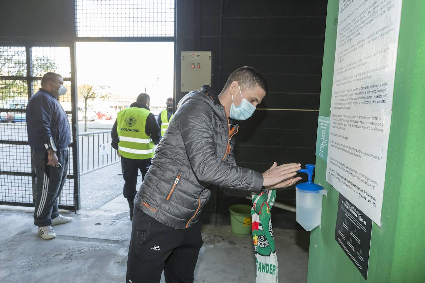 El protocolo racinguista funcionó con normalidad y el estadio acogió de nuevo a más de mil espectadores