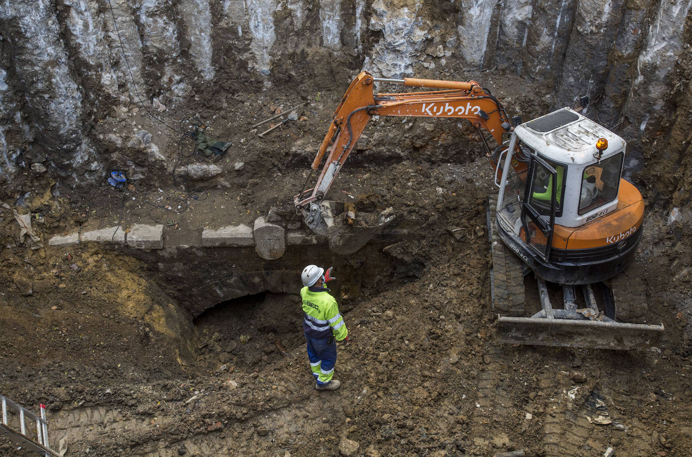 El túnel que quiere volver a abrirse ahora se inauguró en su día para los tranvías. De Tetuán a El Sardinero