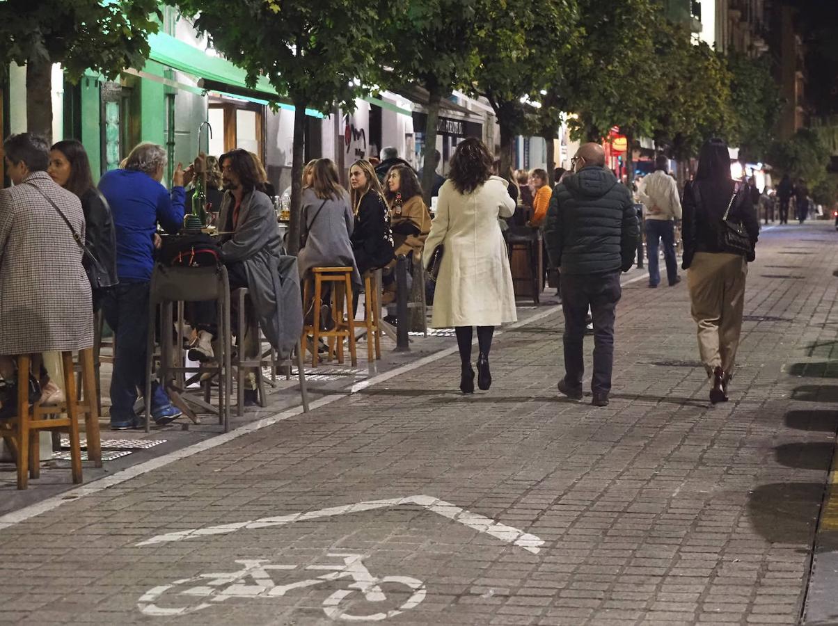 La Sección de Horario Especial de la Policía Local de Santander denuncia botellones y evita aglomeraciones tras el cierre de bares