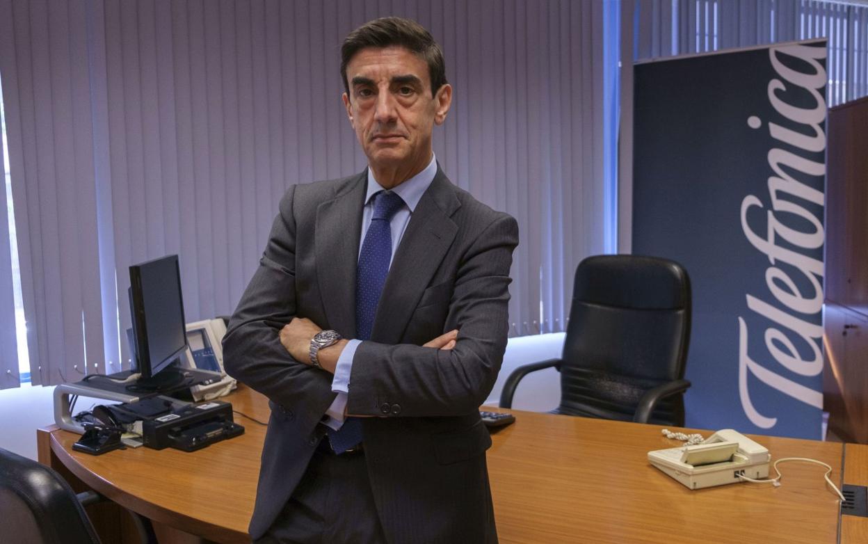 Javier Zorrilla, director de Telefónica en el Territorio Norte, en la sede de la compañía en Santander.