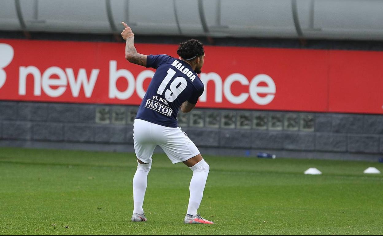 Balboa celebra el gol de la victoria en Lezama.