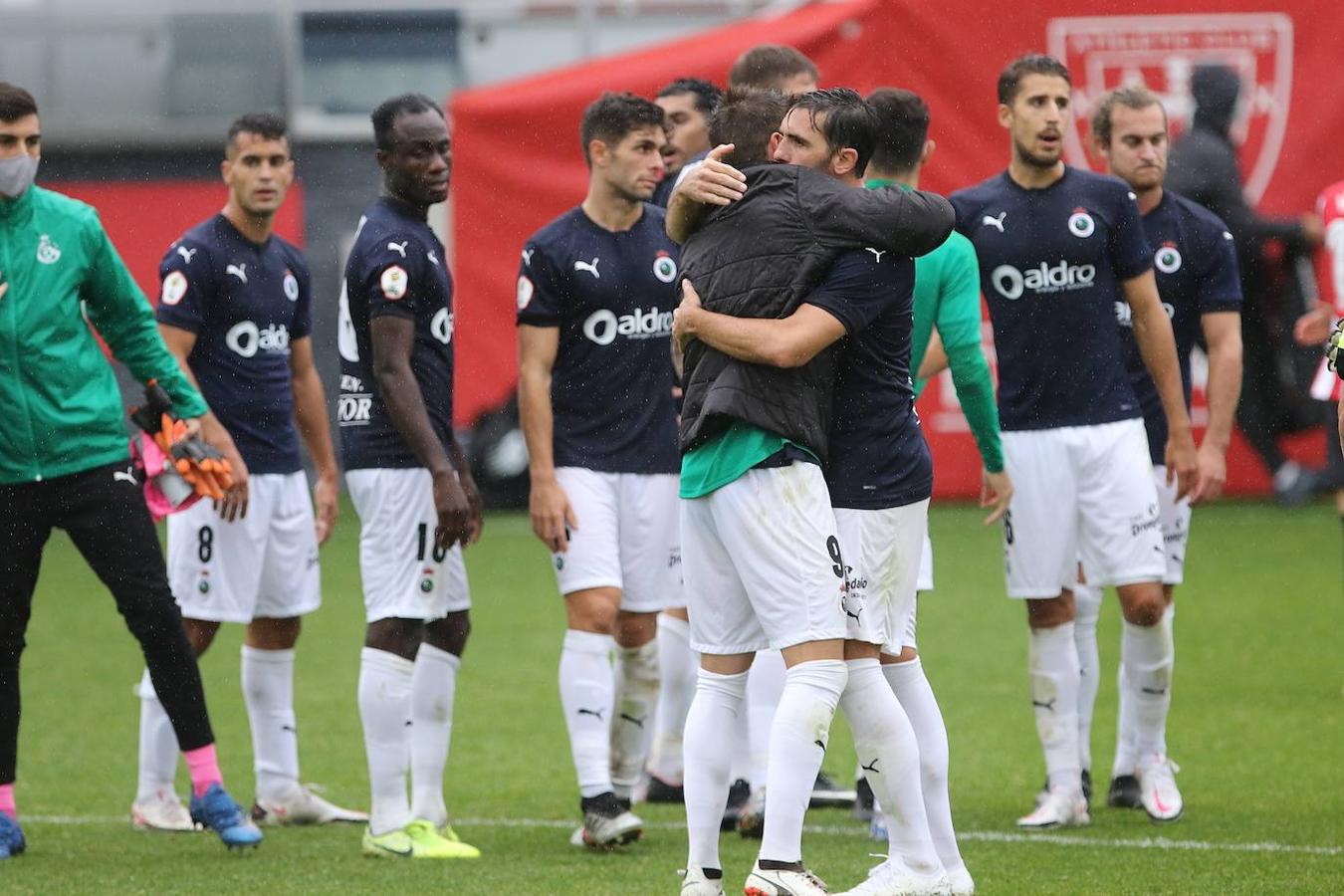 Un gol de Balboa, que acababa de entrar al campo, conduce al Racing a la primera victoria de la temporada.