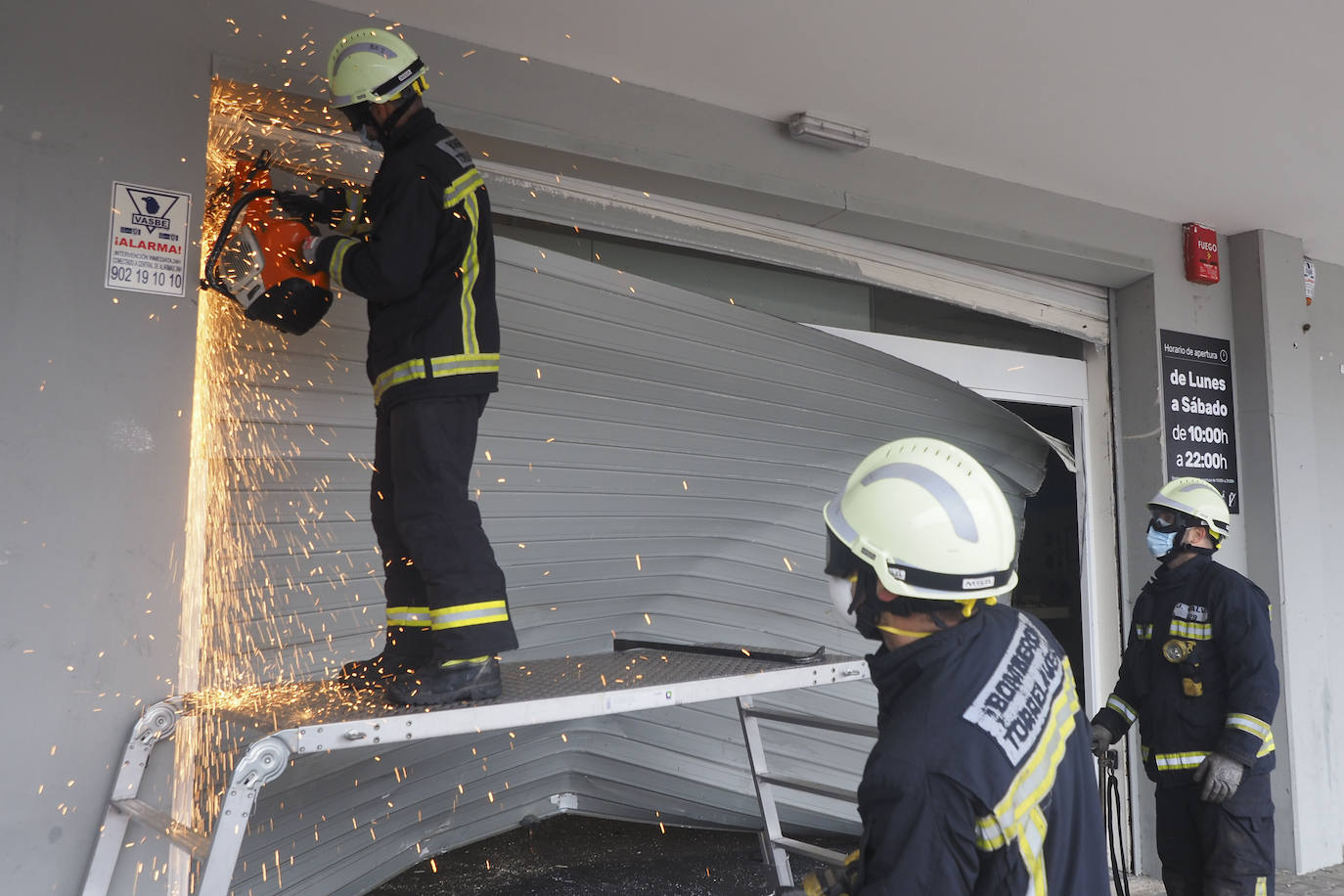 Fotos: Asalto por la fuerza