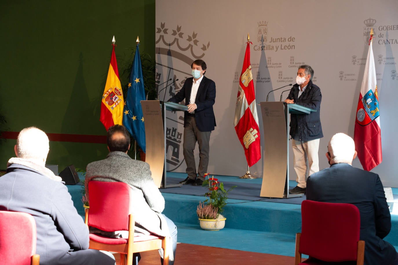 Revilla y Mañueco reivindican el puente de Noguerol y La Engaña en la firma del convenio entre Cantabria y Castilla y León.