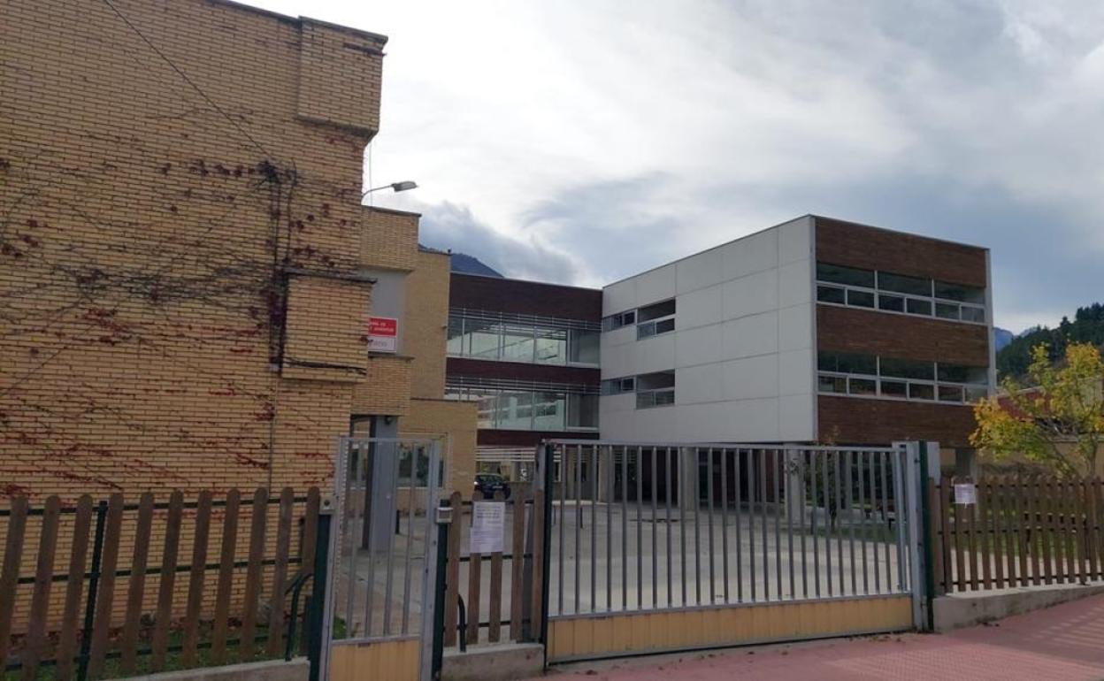 Exterior del IES Jesús de Monasterio de Potes 