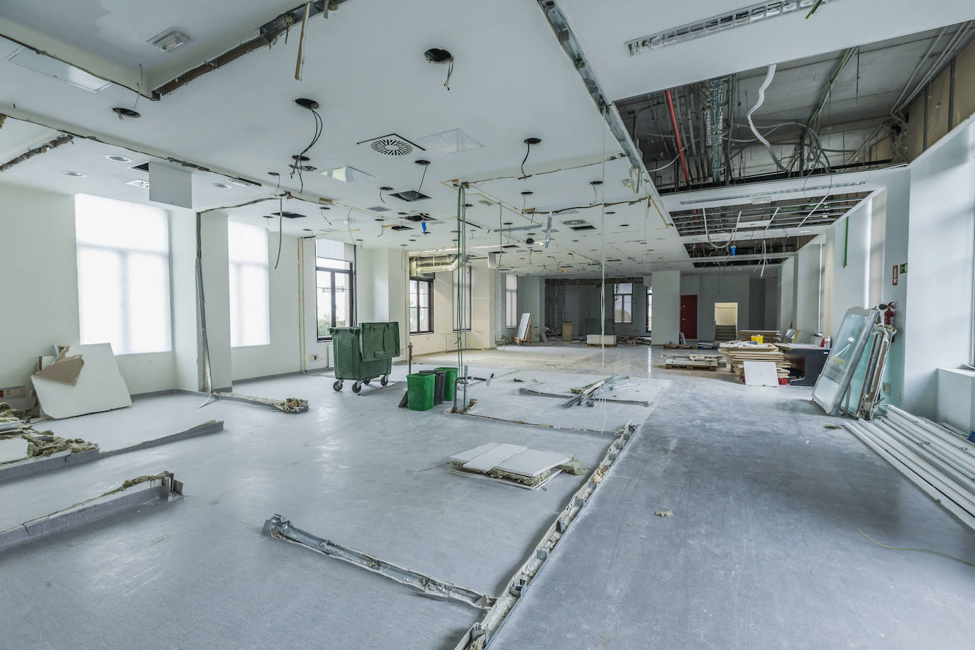 La nueva UCI de Valdecilla para pacientes covid, que ahora está en obras, tendrá 18 puestos y la previsión es tenerla operativa en diciembre.