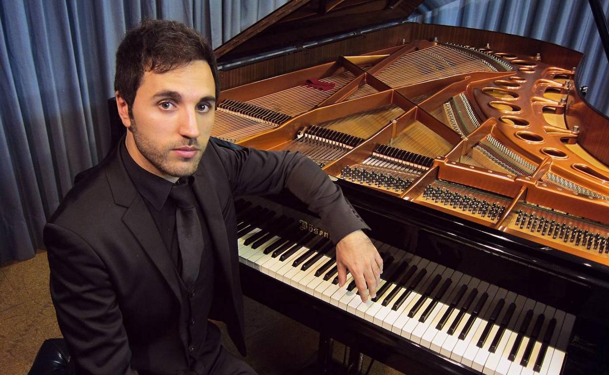 Hugo Sellés interpreta hoy en el Palacio de Festivales las sonatas para piano de Beethoven