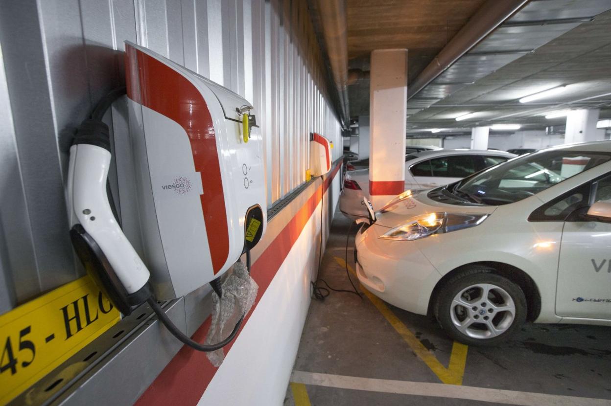 Las ayudas del Moves II también llegan a las infraestuctura de las recargas para vehículos eléctricos. roberto ruiz