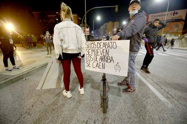 Fotos: La concentración contra las medidas anticovid acaba en batalla campal en Gamonal