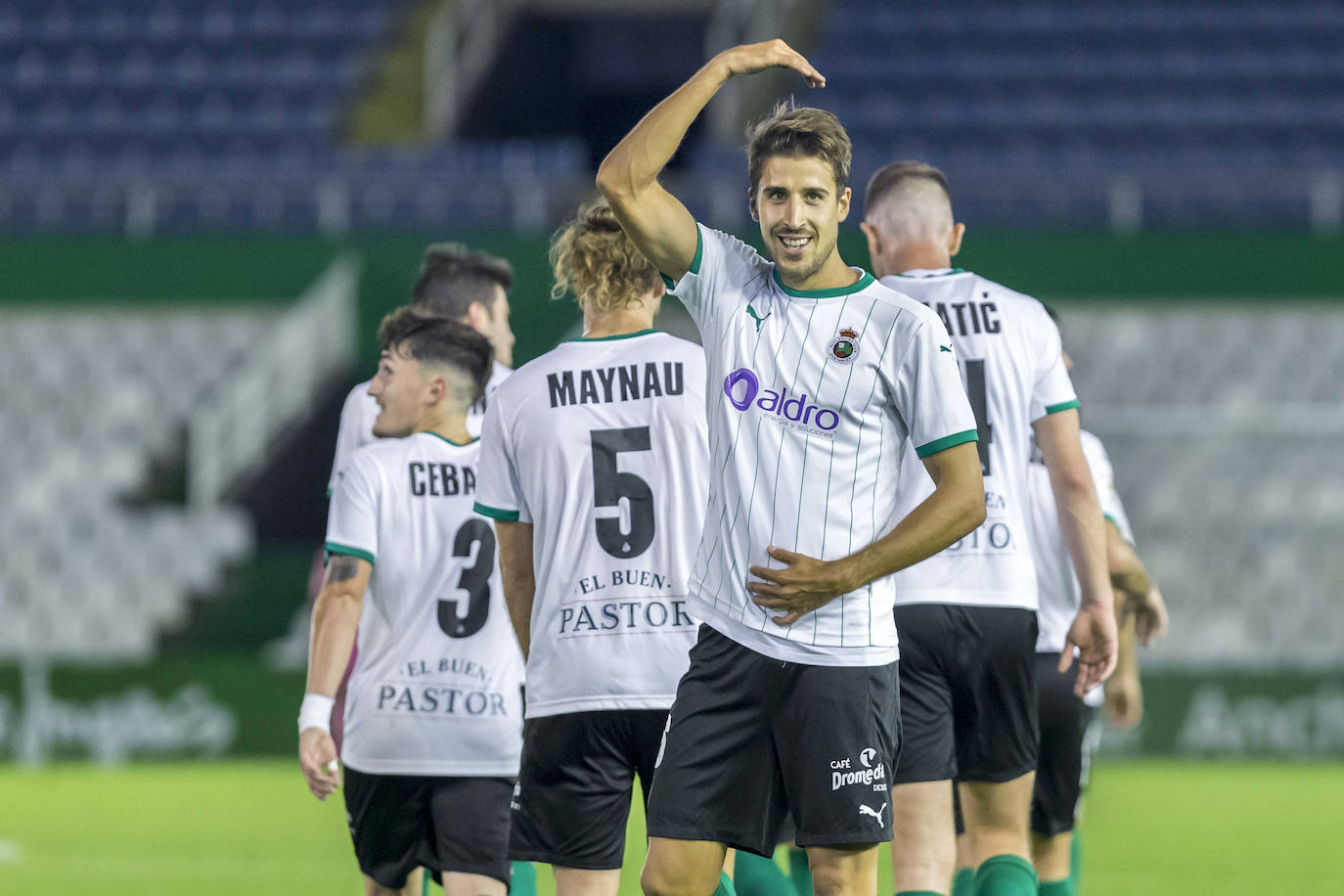 Fotos: Las mejores imágenes del Racing-Alavés B