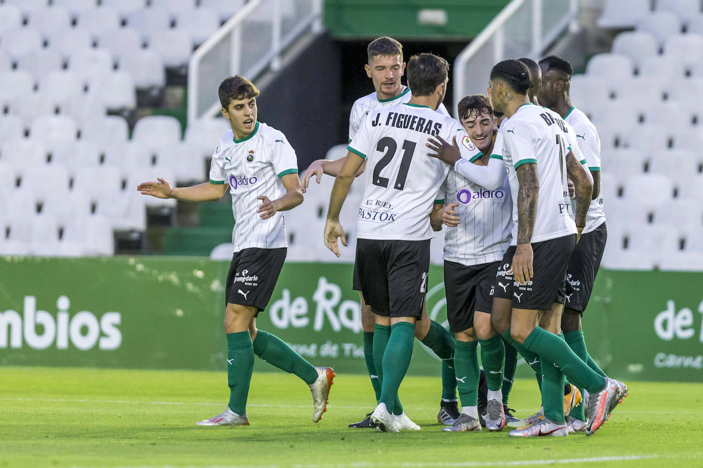 Fotos: Las mejores imágenes del Racing-Alavés B